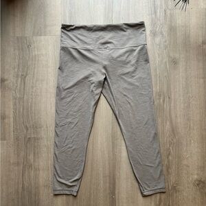 Athleta Ultra High Rise Heathered Beige Leggings Size Large - Like New!